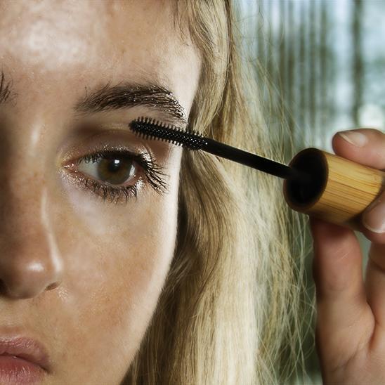 Hormones in Eyelash Serums: Is Your Serum Safe? | Naissance